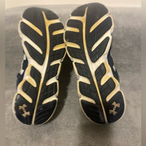 Under Armour      Men’s Navy Sneakers - Picture 6 of 7